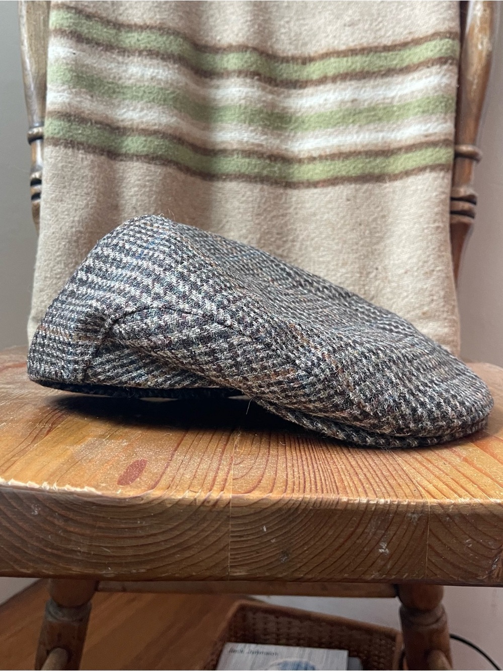Mucros Weavers Irish Tweed Trinity Flat Cap brown - size large